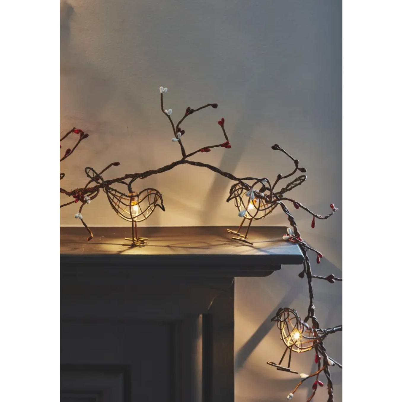 Winter Robin Chain Lights - Elaborate Festive String