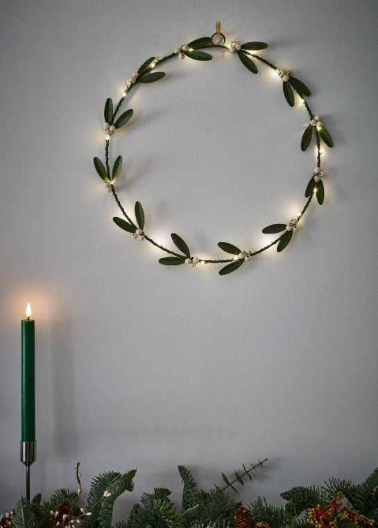 Mistletoe Wreath