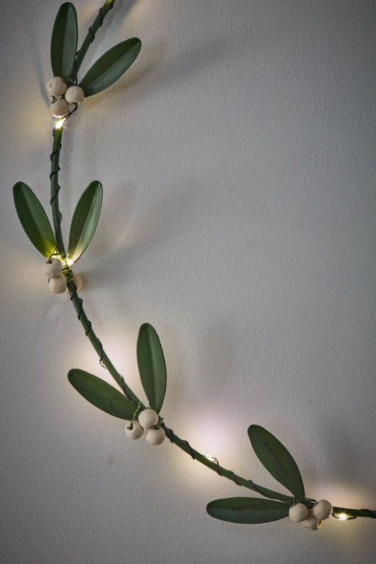 Mistletoe Wreath